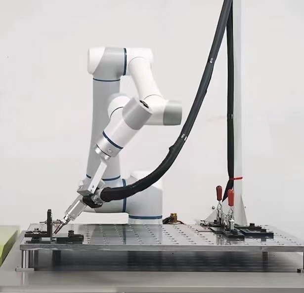 Sparen Sie cobot verwenden allgemein mit Achse des 1300mm Strecken-kooperativer Roboter-6 für Schweißgeräte