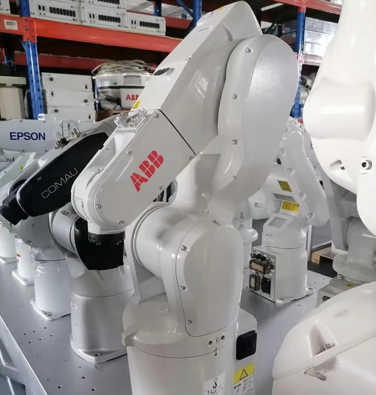 ABB IRB1200-5/0.9 Achsen-Arbeit des Industrieroboter-Arm-6 mit dem Visions-Roboter gut an der Versammlung