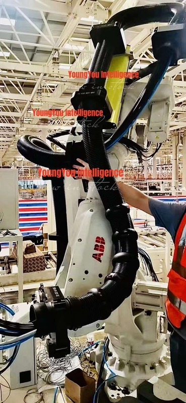 Mechanischer Abb-Roboter-Arm für Batterie-Satz-Linie 2600mm des Verkaufs-ABB IRB 6700 zugeführte