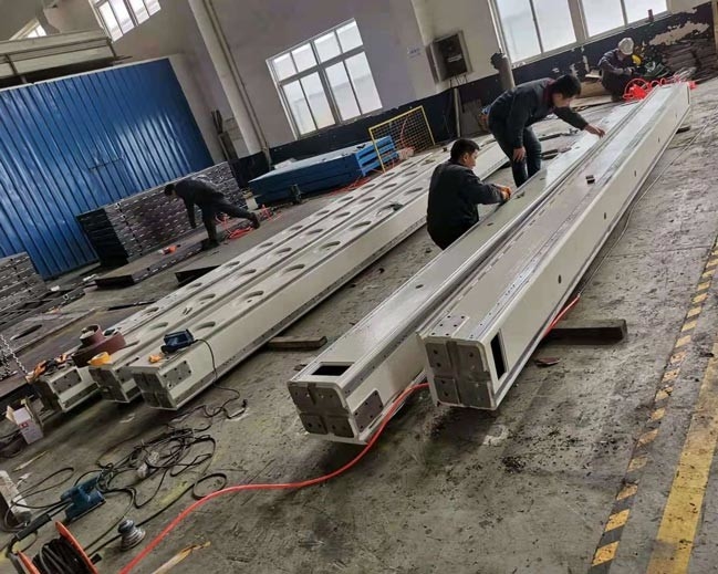Justierbarer Roboter-linearer Schiene Cnc, der für halbgeschlossene Schiene in der rauen Umwelt verstärkt