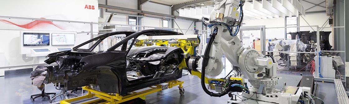 Der Sechs-Achse Abb-Roboter-Arm, der schnitzt, Roboter IRB 8700 formend, palettiert schweißende Automobilfabriken