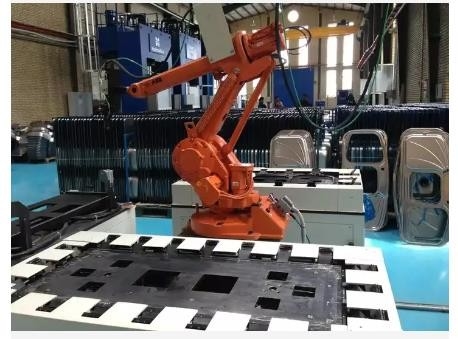 Achsen-Roboter-Arm des Faser-Laser-Schweißens-Roboter-System-ABB Kuka Fanuc 6   Tiefe 0.04-6mm