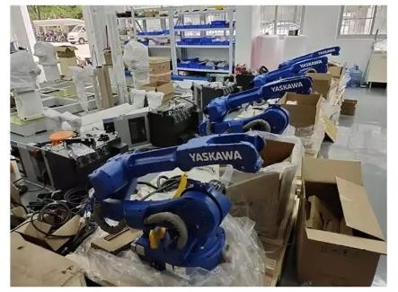 Yaskawa industrielle Achsen-Rohr-Elektroschweißen-Roboter-Maschine AR1440 des Laser-Schweißens-Roboter-System-6
