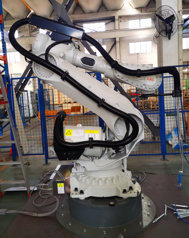Robot Dress Pack für KUKA/YASKAWA in der Kosmetik und in der Ortschweißwerkstatt