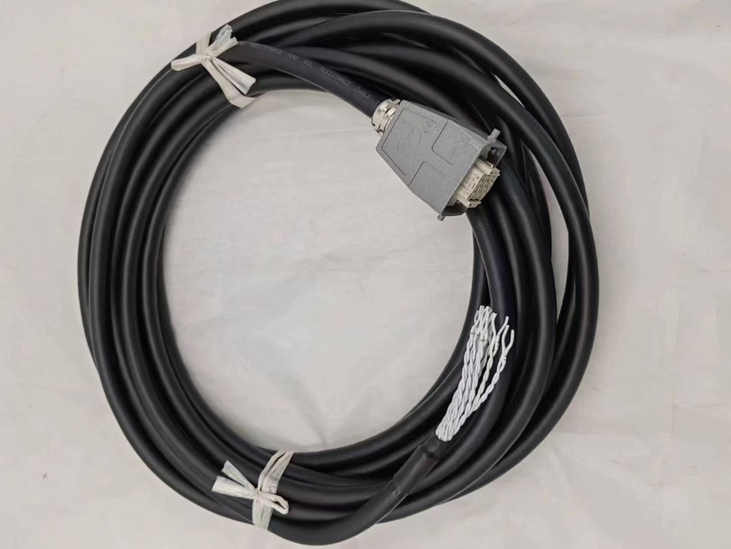 ABB/FANUC/KUKA Roboterflexible Kabel 12 kg Nettogewicht Spannungsbewertung je Roboterarbeitsplatz